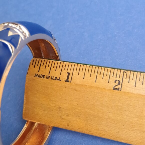 Crown Pattern Enamel Hinge Bangle Clamper Oval Bracelet Dark Blue Gold Tone - Picture 2 of 5